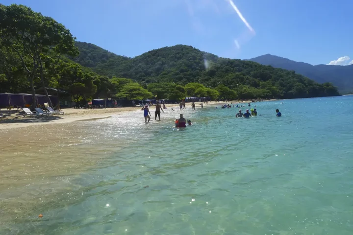 playa cristal parque tayrona