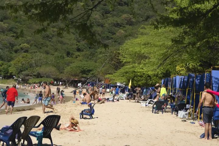 playa cristal tayrona