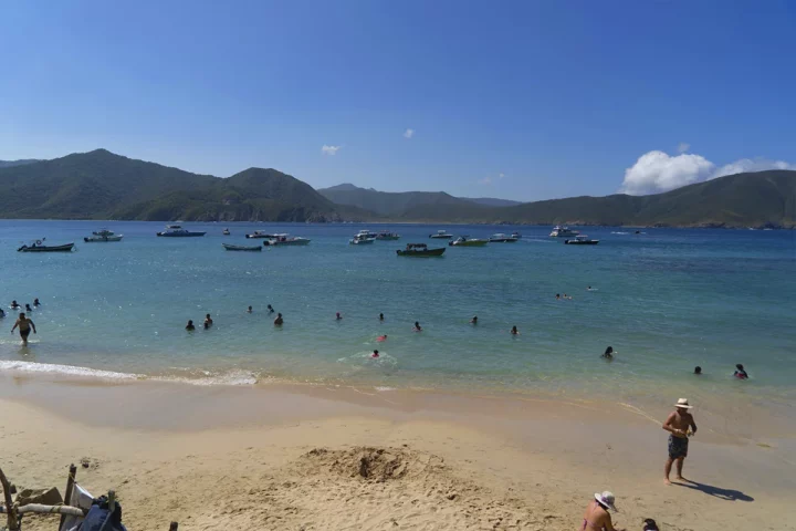 tour playa cristal parque tayrona